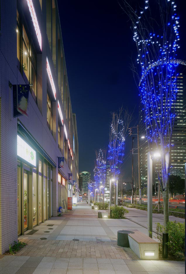 豊洲駅前地区_建物低層部（晴海通り店舗等）外観