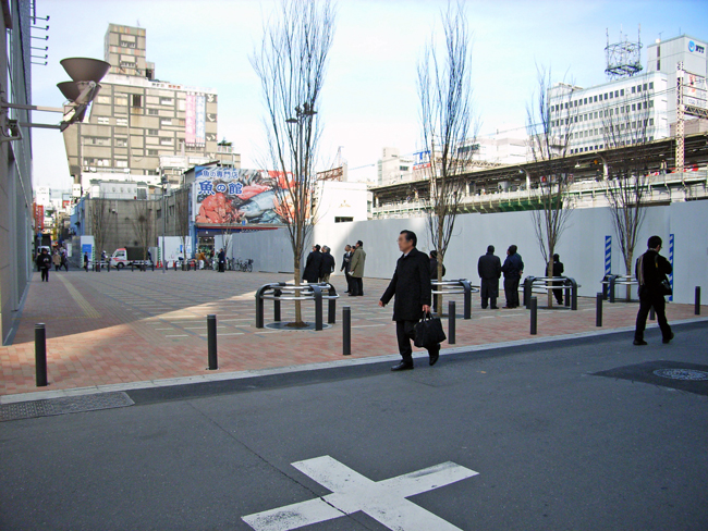 御徒町駅南口歩行者駅前広場